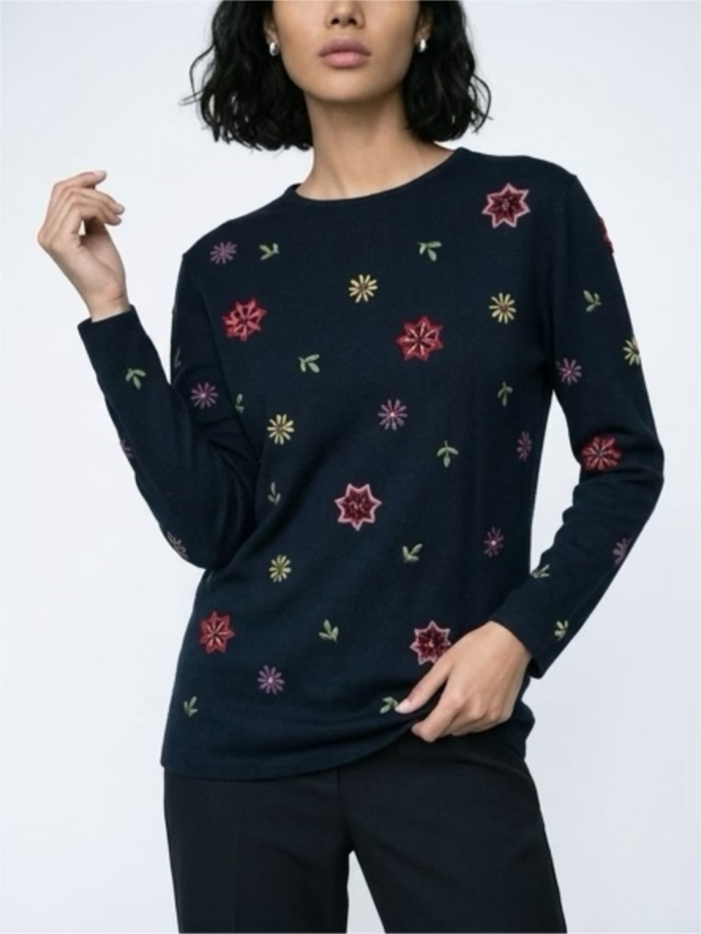 Liz Claiborne All Over Embroidery Knit Top